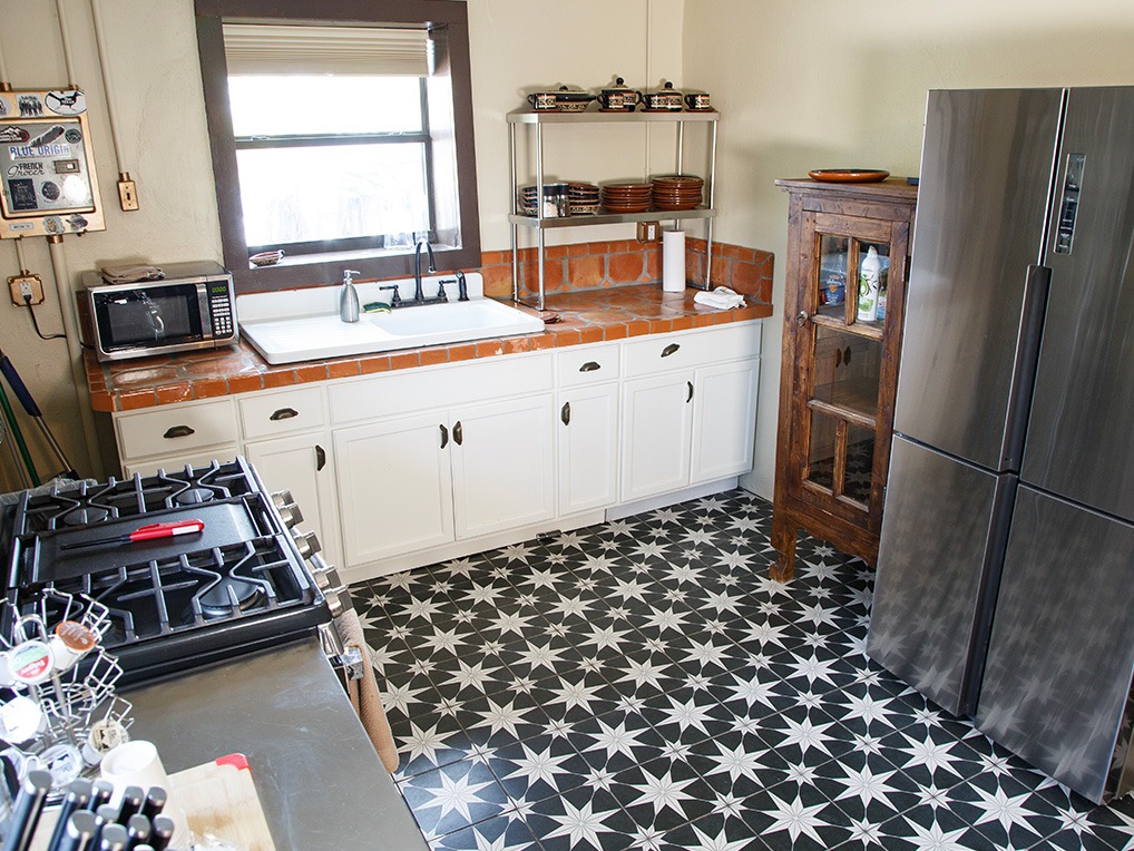 Casa de Wolfe_Kitchenette